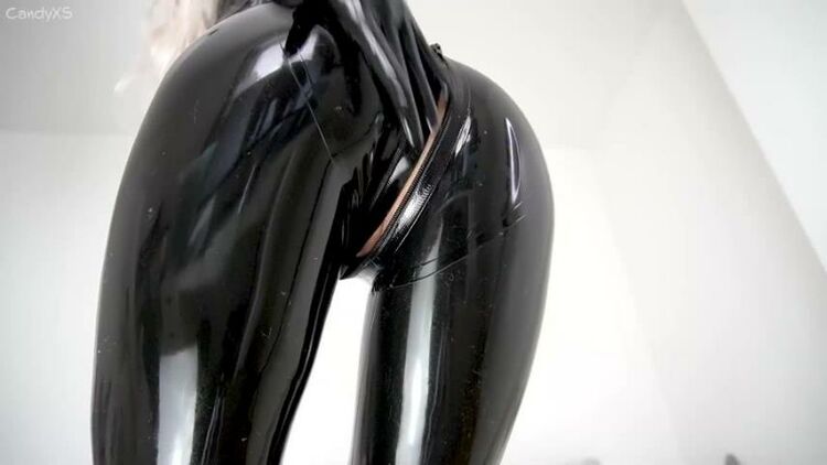 candyxs 06-11-2020 do you like my sweet latex pussy