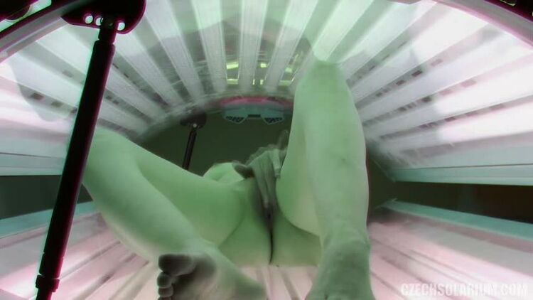 Teen masturbates in solarium Czech Solarium 240