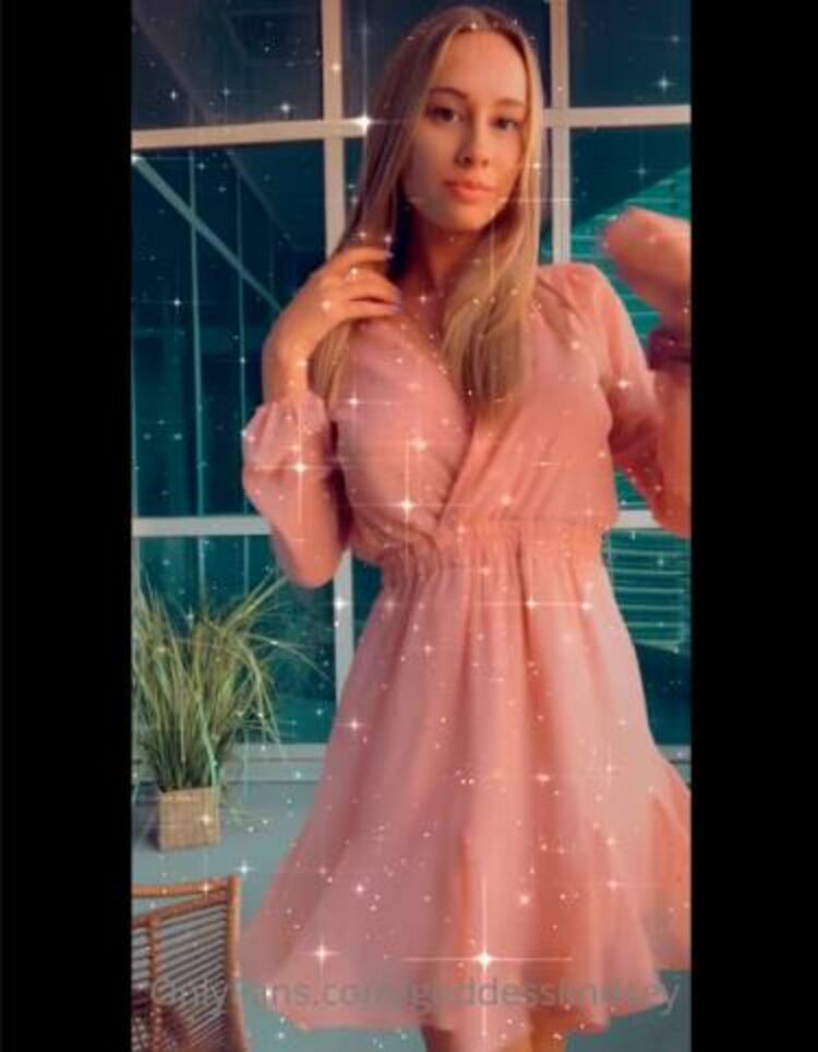 Goddess Lindsey / Onlyfans Goddesslindsey - dont i look cute in this pink dress 25-09-2020 - OnlyFans