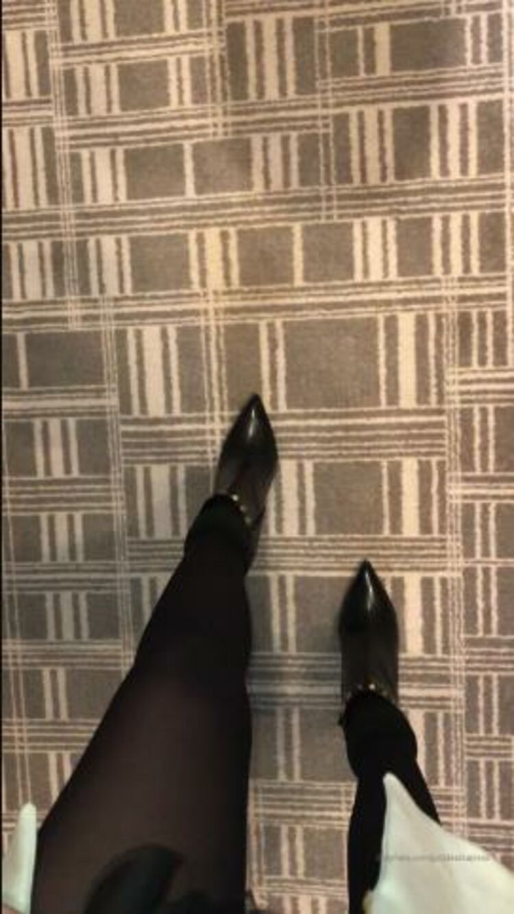 Goddess Kayla - goddesskaylaxo / Onlyfans Goddesskaylaxo - lucky bitch got the privilege of sending another tribute and kissing my boots actually i 11-11-2019 - Goddess