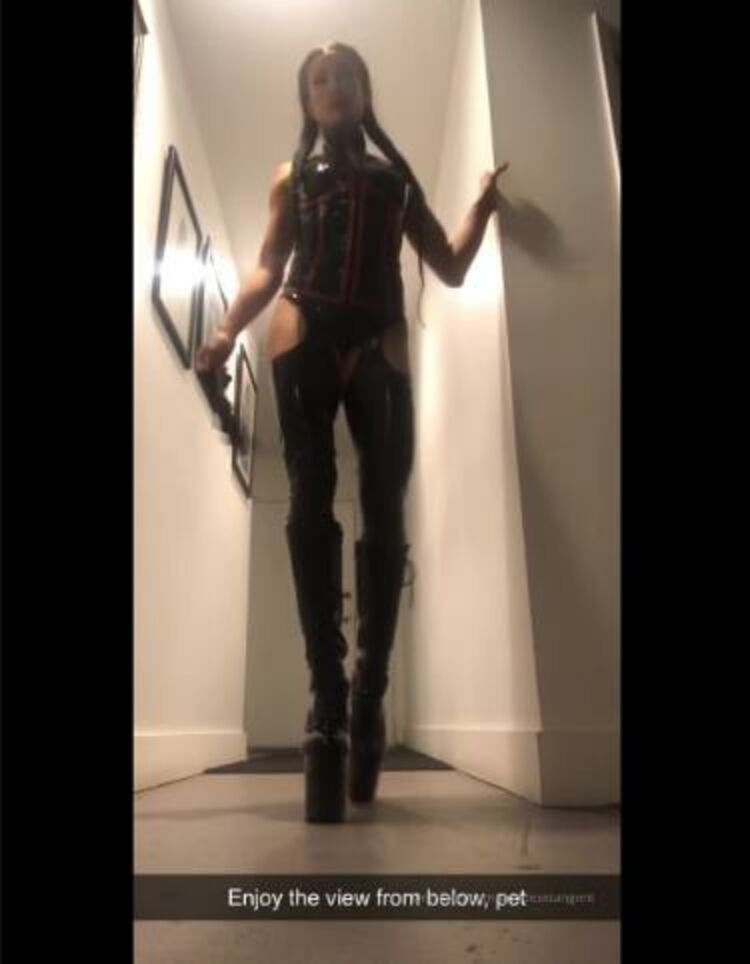 Mistress Tangent - goddesstangent / Onlyfans Goddesstangent - enjoy the view from below pet 04-04-2020 - Fetish