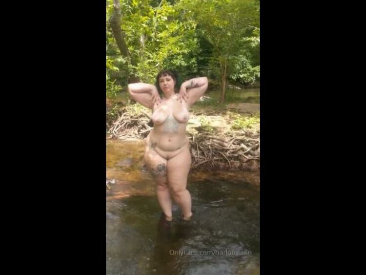 Harlot Quinn / Onlyfans Harlotquinn - just some quick nude fun at the river 19-08-2019 - OnlyFans