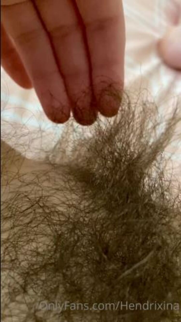 Hendy - hendrixina / Onlyfans Hendrixina - did you know that pubic hair can also have split ends i think its time to cut them a l 21-05-2020 - Bisexual