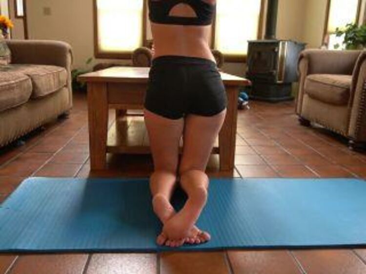 BrandiBraids – Yoga Stretch in Nike Pro Spandex