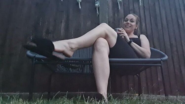 Queengf90 – This is how I find my peace – Foot Fetish