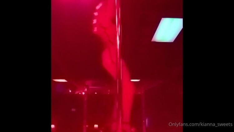 Kianna Sweets / Onlyfans Kiannasweets - enjoy this flashback friday videoof one of my last days as a stripper feel free to make 15-05-2020 - Enjoying