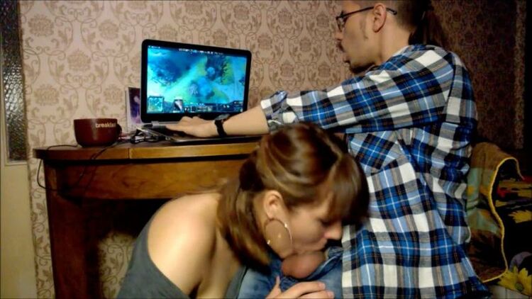 Blowjob From Sister While Playing