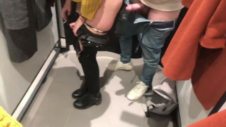 Amateur Sex In Clothing Store