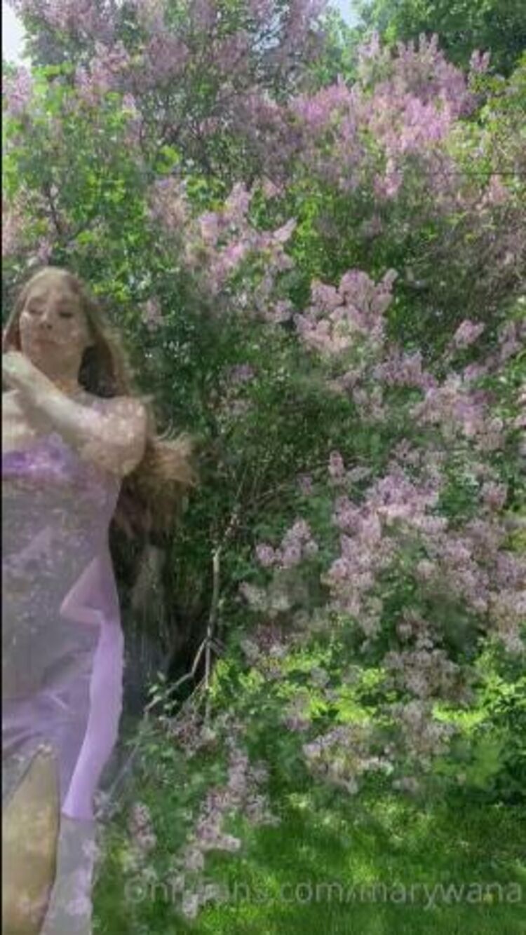 Marywana / Onlyfans - you caught me in my secret garden 23-05-2022 - Caught