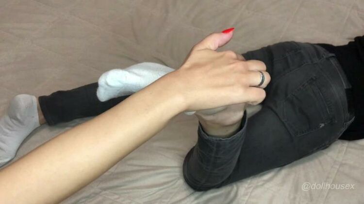 DollHouseStudio – Long Fingernails Tickling Feet In Socks Close Up (Part 1)