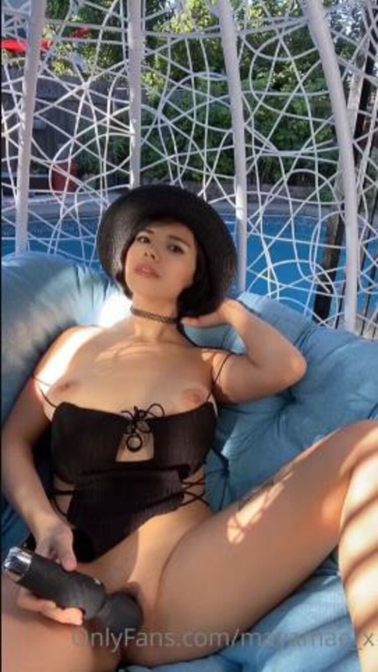 Mayamaei / Onlyfans Mayamaex - this pool side cum was one of the most relaxing tbh 27-08-2020 - OnlyFans