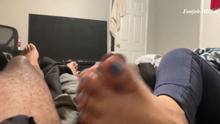 Soft Footjob -