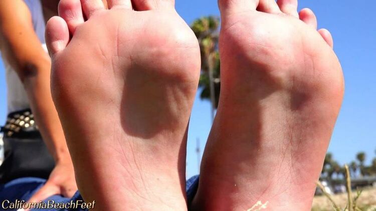 Porn online Toes pointing – California Beach Feet – 18 year old mexican girls bare feet soles video