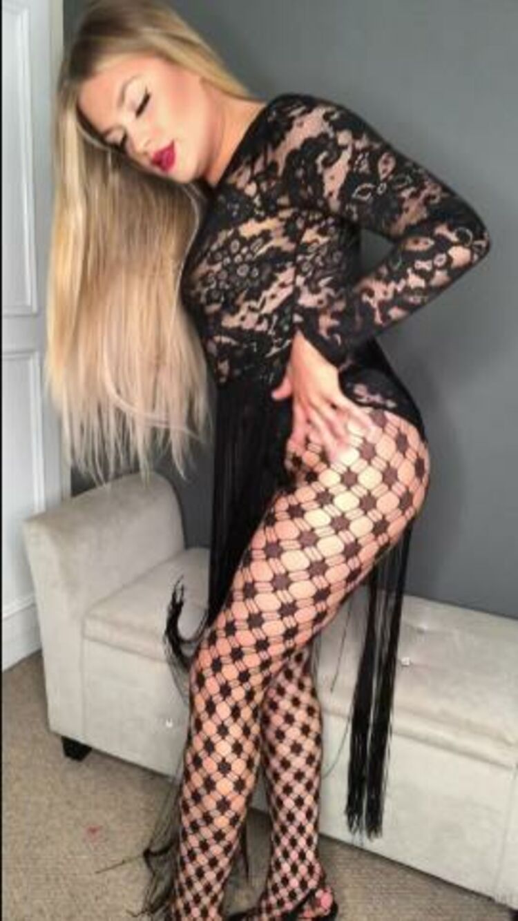 Goddess Ivy - obeyivyx / Onlyfans Obeyivyx - be my favourite 09-04-2020 - Goddess