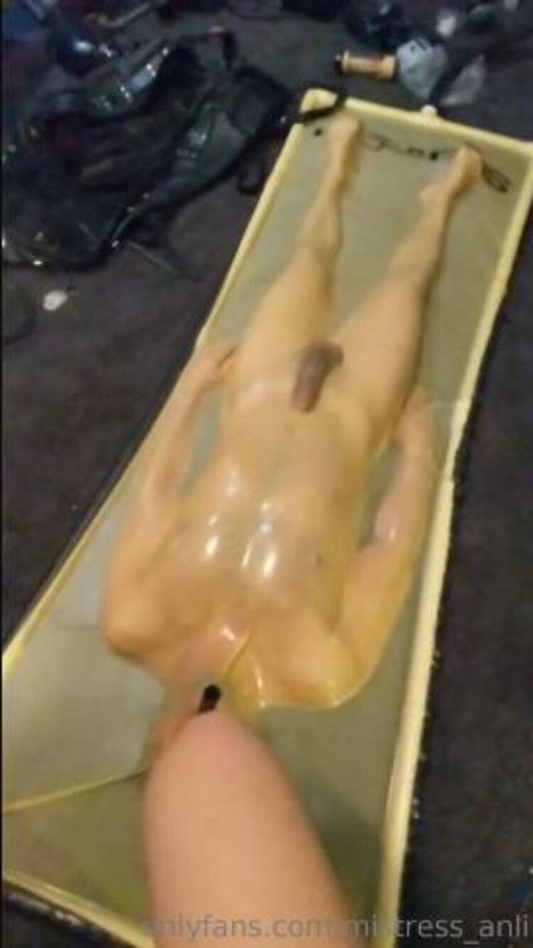 An Li - mistress anli / Onlyfans Mistressanli - sucked tight in his first experience in a vacbed needless to say he loved it 18-02-2019 - Sucking