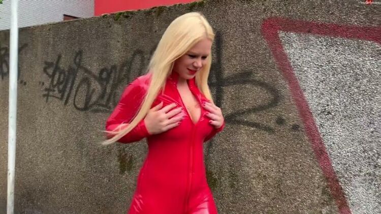 devil-sphie – Latex-Fotzen-Mudda-Milf auf Linienstrasse Public zerfickt und Augenbesamung