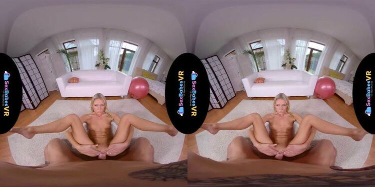 Naked Workout – Claudia Mac (GearVR)