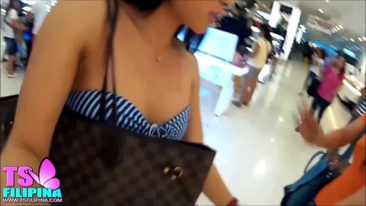 TS Filipina in Flashing Big Tits In The Fitting Room