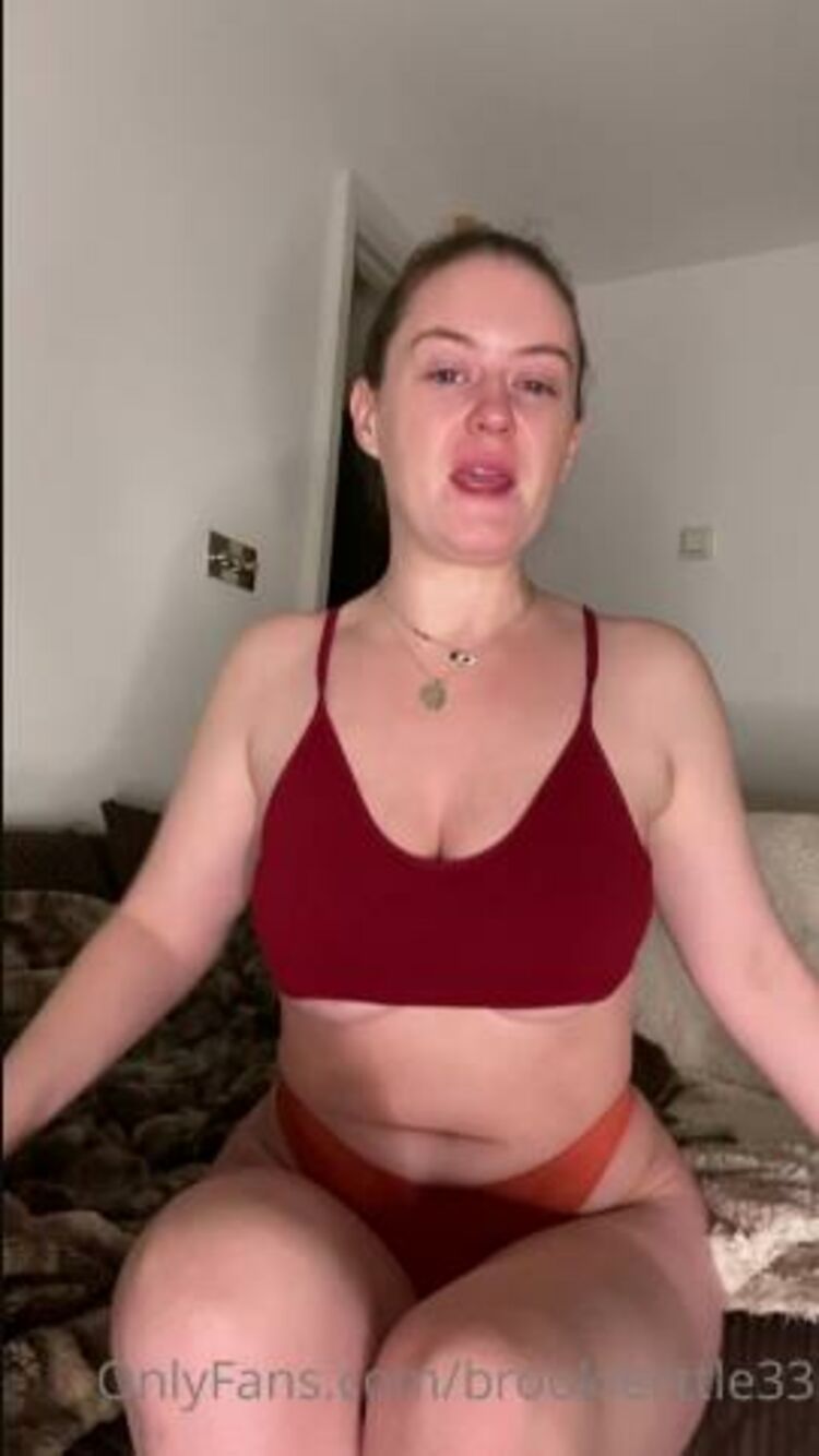 Brookie Little - brookielittle33 / Onlyfans Brookielittle - good evening everyone excuse my face i didnt put any makeup on for this 05-01-2022 - Fetish