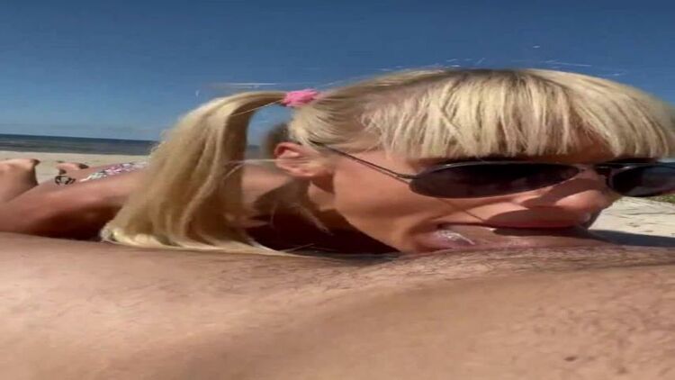 Onlyfans/Modelhub - Saliva Bunny - Skinny babe can t live without deepthroating the dick on the public beach [FullHD 1080p]