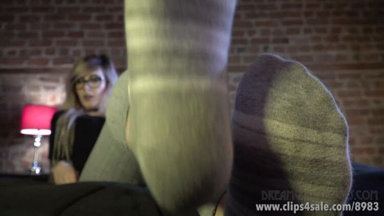 Dreamgirls in Socks – Mikaila’s Sweaty Feet Show – (Full HD 1080p Version) – Footjob, Femdom Pov