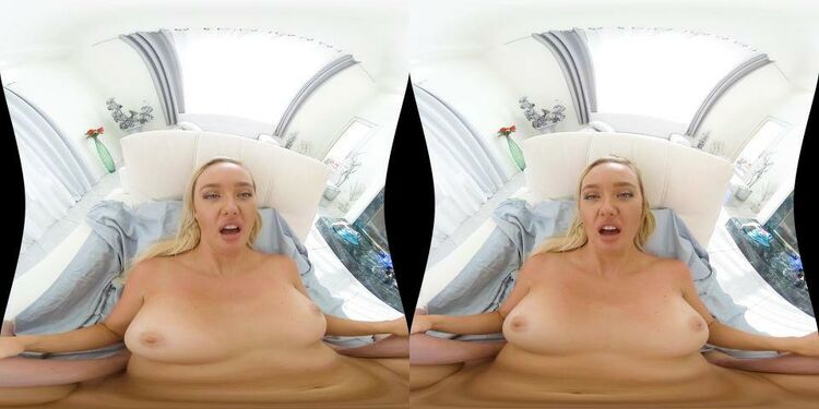 Peek-A-Boobs Paisley - Paisley Porter Gear vr