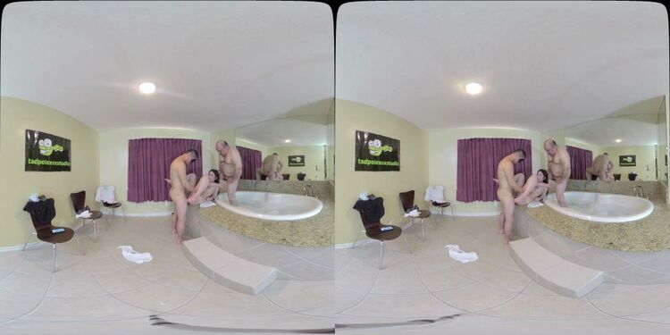 Camila Hot Tub Mini GANGBANG Oculus Rift