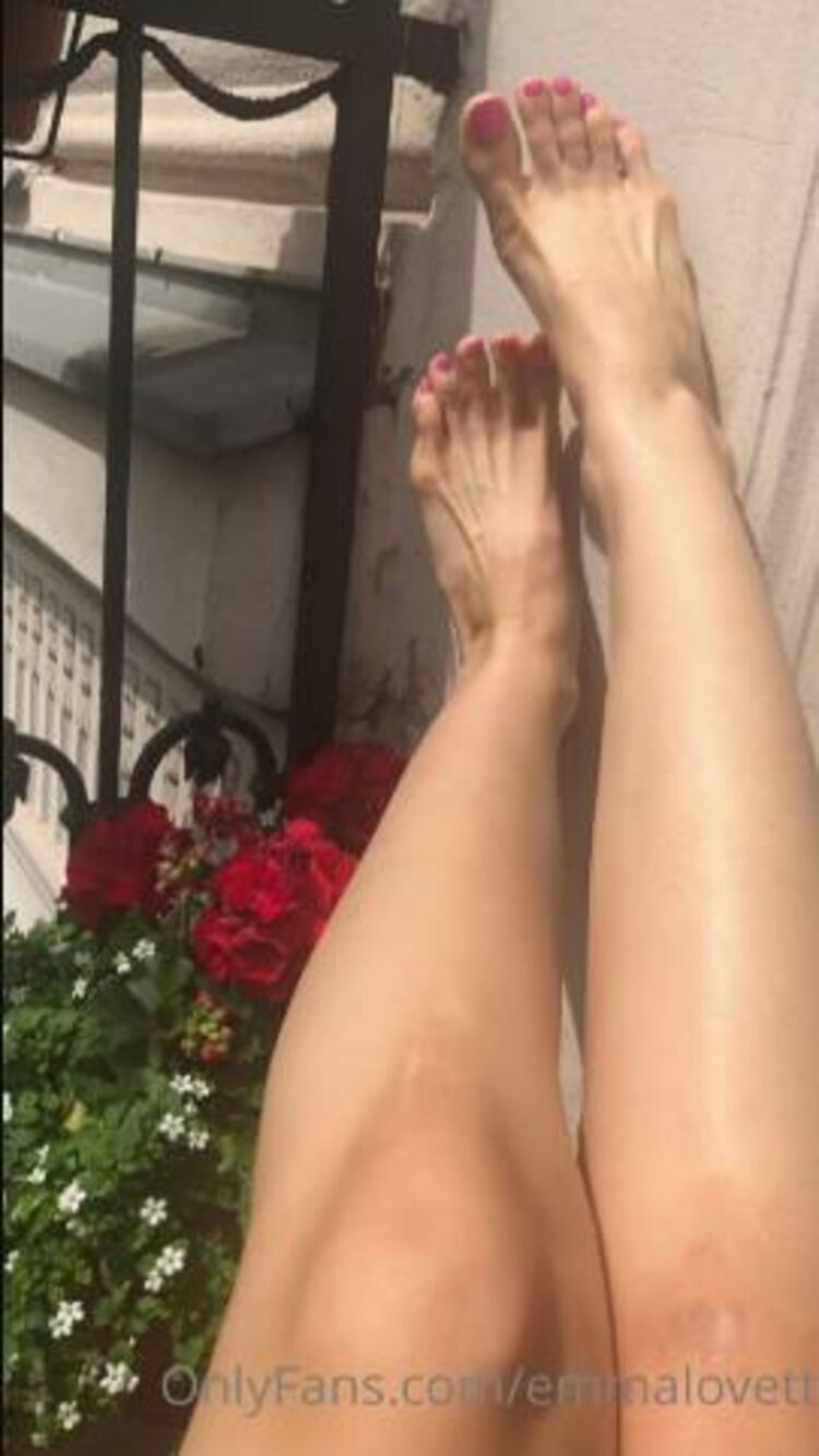 emmalovett At home vacation enjoy my first foot video post, on feet porn