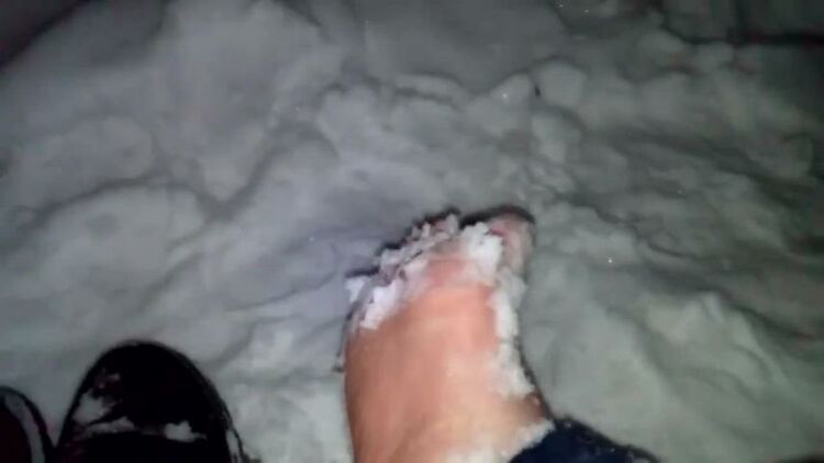 Artem walks barefoot in the snow barefoot in the snow self suck autofellatio self footjob