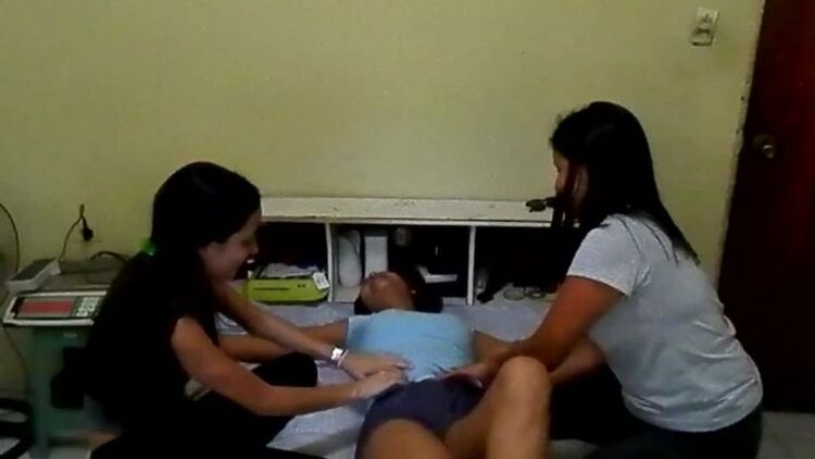 LaPrincesasTickling – Three girls Full Body Tickling – Maria