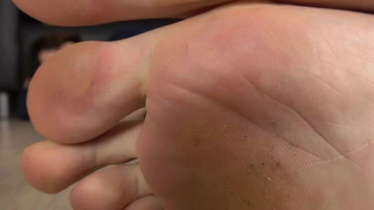 UNDER GIRLS FEET – 12 Size Feet Giantess SFX HD – Lezdom, Femdom Pov