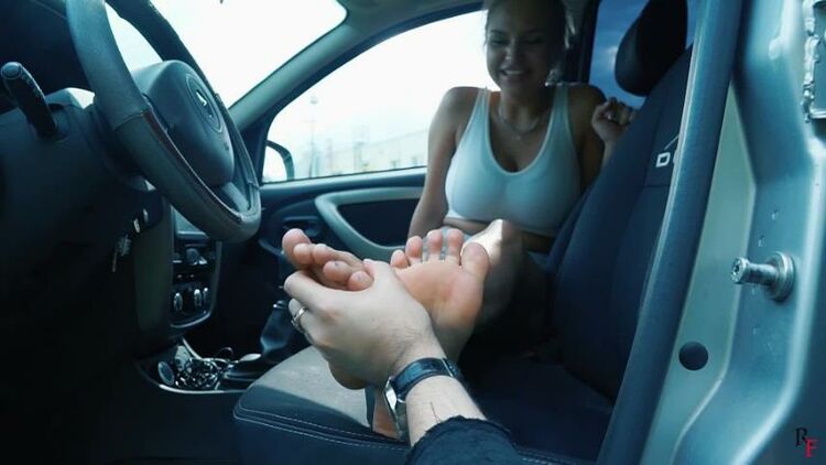 Foot tickling – RussianFetish – Tickling hyper sensitive barefoot Mara in the car in summer days – Dont bite my feet and armpits! - Fetish