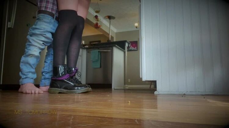 DommeTomorrow – FLOOR CUCK – Cuckolding, Femdom Pov