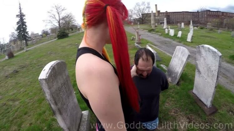 Goddess Lilith – PUBLIC OUTDOOR slapping & spitting & nipple play – Femdom, Faceslapping