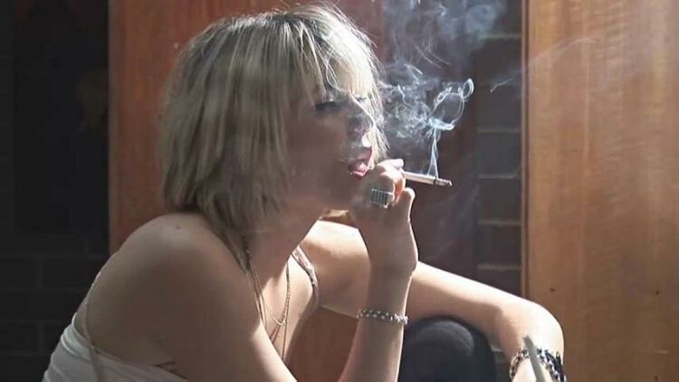 Fetish Of Smoking Girls sexually - Bri