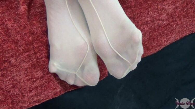 Silky Seamed Nude Nylons