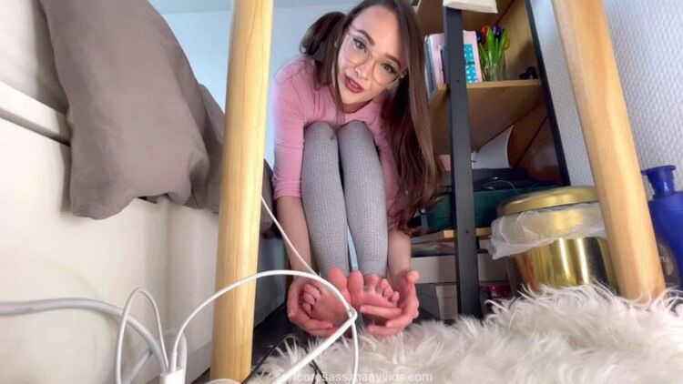 softcoresass – My Personal Footstool – Ignoring Fetish – Footjob, Footworship