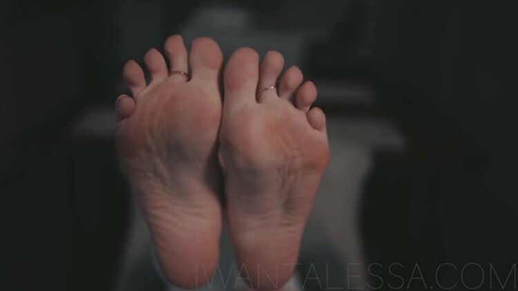 Goddess Alessa - Hooked on My Soles (1080p)