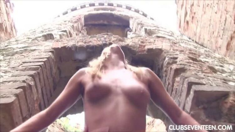 Chrissy Fox Fuck In The Ruins