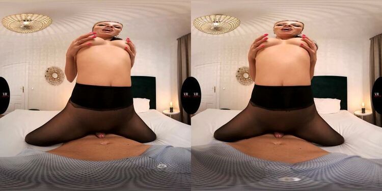 Sensual Blowjob Starring: Vicky Love (Oculus/Go)