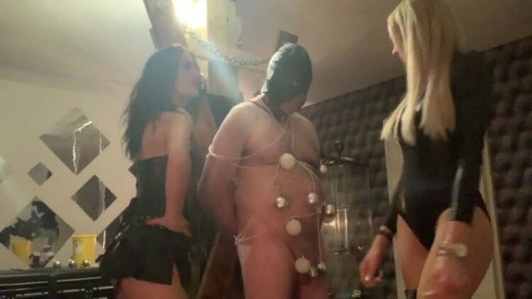 Lady Dark Angel UK – Mistress Meeza Rocking Around Our Slave Christmas Tree