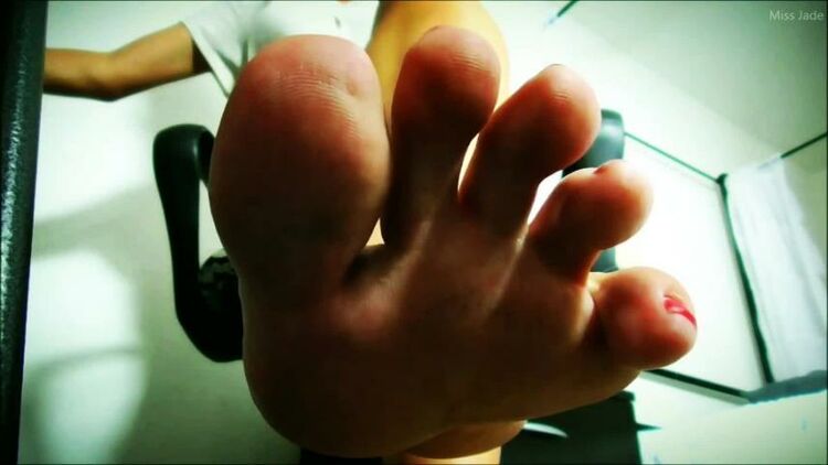 Miss Jade – Shrunken Ex Foot Slave Final Task – Giantess, Footworship