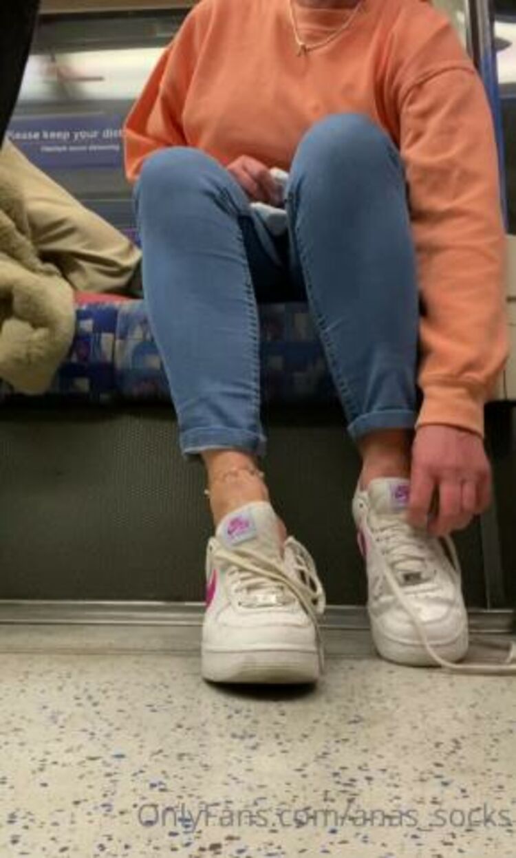 anas socks 12-04-2021-2081198706-You know how much I love to show off my sweaty socks in a public transport after a long da