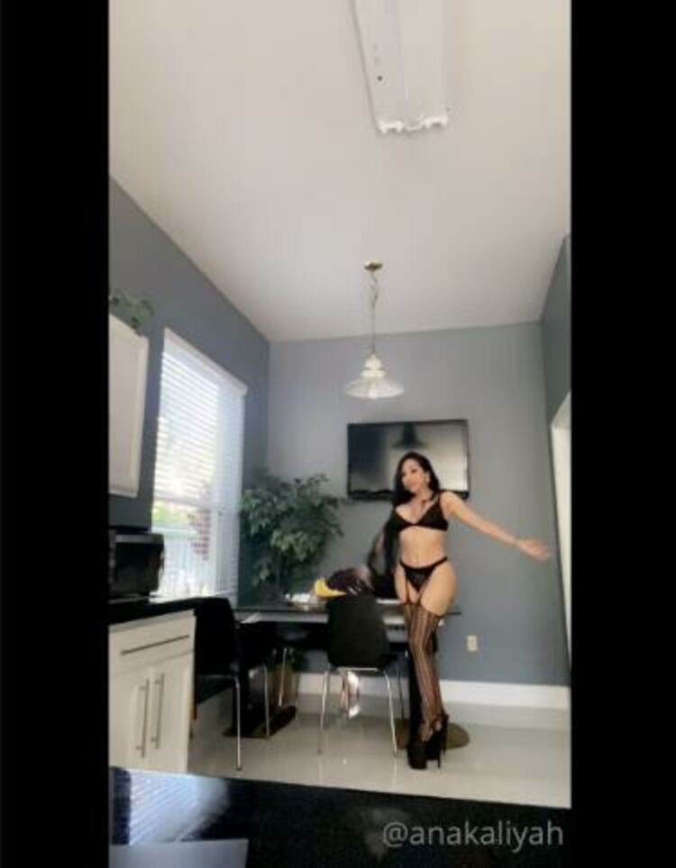 Expanding kaliyah / Onlyfans Expandingkaliyah - https onlyfanscom anakaliyah im live now boys lets have fun 23-01-2021 - Fun