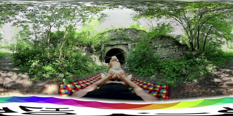 Nathaly Cherie – Covert Picnic (Oculus)