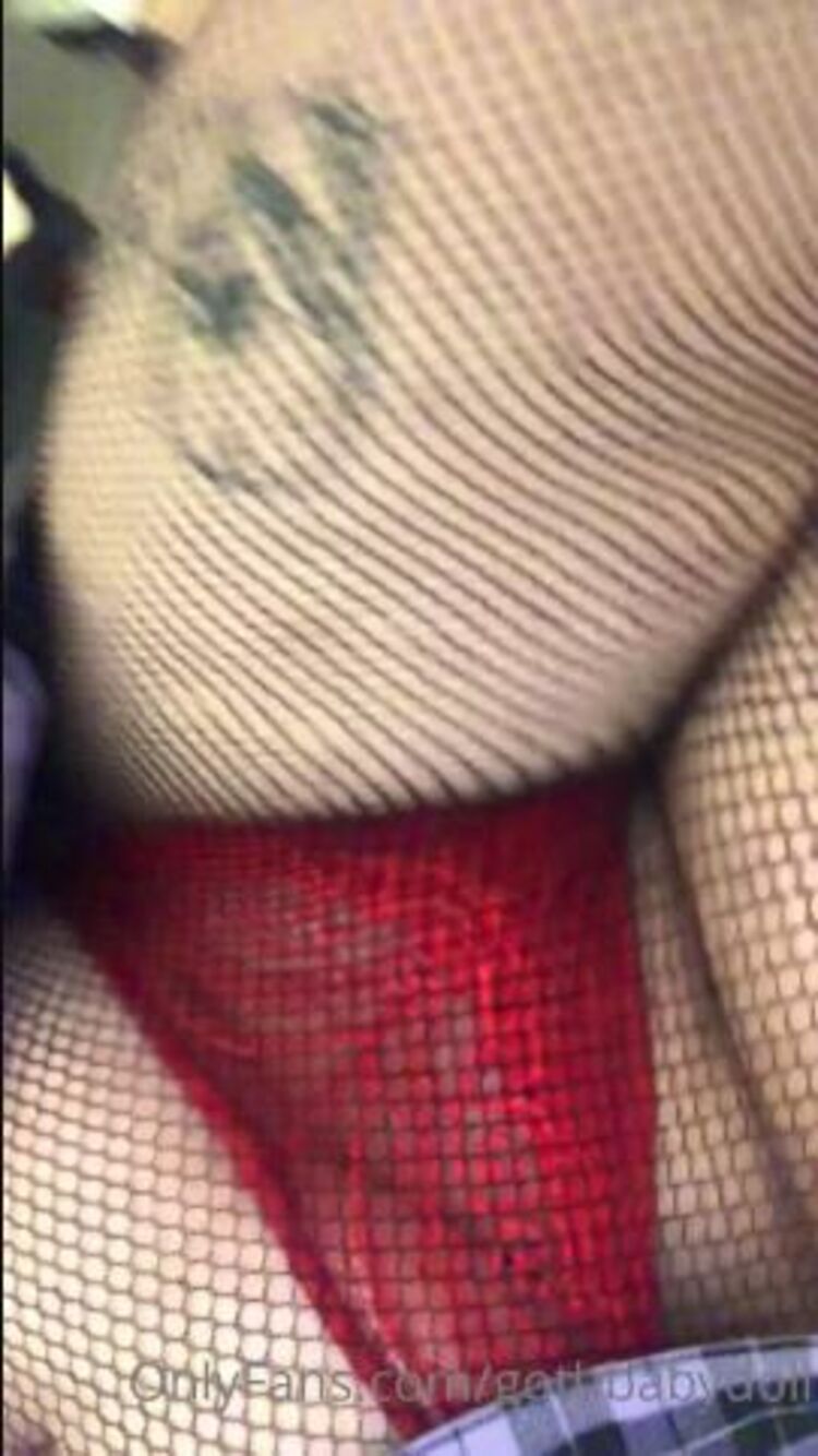 Gothbabydoll / Onlyfans - in some ripped fishnets 20-04-2021 - Fetish