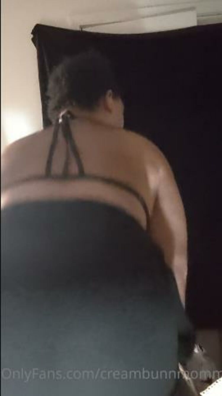 Creambunnmommy / Onlyfans - getting warmed up 01-11-2021 - Fetish