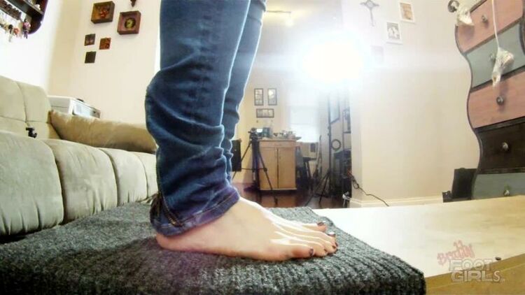 Bow to My feet Slave | feet | pov limp fetish