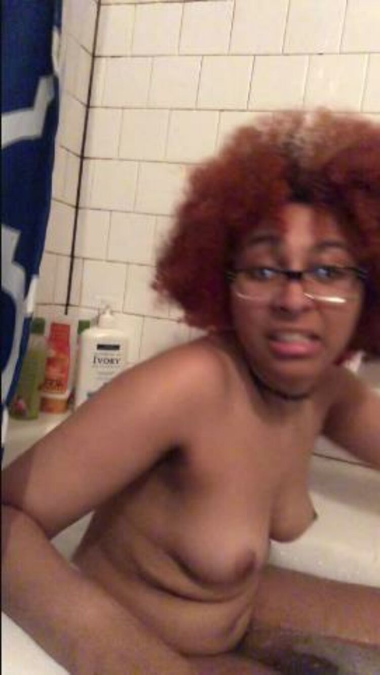 Princess Cherry - cherryhoneybuns / Onlyfans Cherryhoneybuns - morning lovelies and peasants lol heres an exclusive blooper of the bath vid i sho 04-03-2020 - Honey