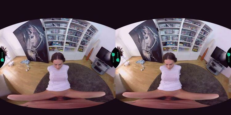 VR 152 - Tina Kay - Teenage Fantasy With Leia (GearVR) -